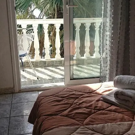 Olga Beachfront Appartamento